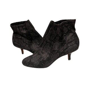 Donald Pliner Women's Boots Black Yahya Snake Print Stretch Sz 9.5